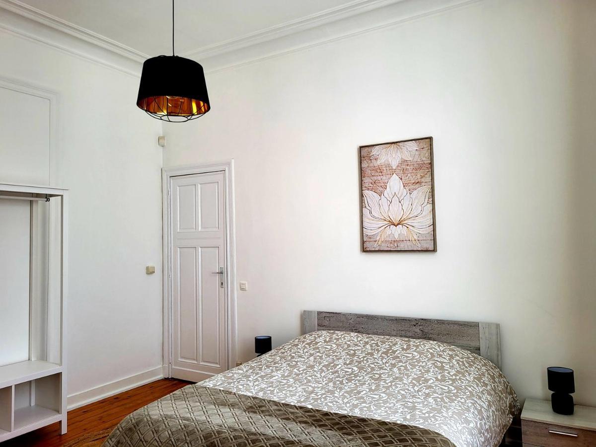 Brussels Bed & Blockchain Private Rooms With Shared Bathroom Etterbeek Extérieur photo