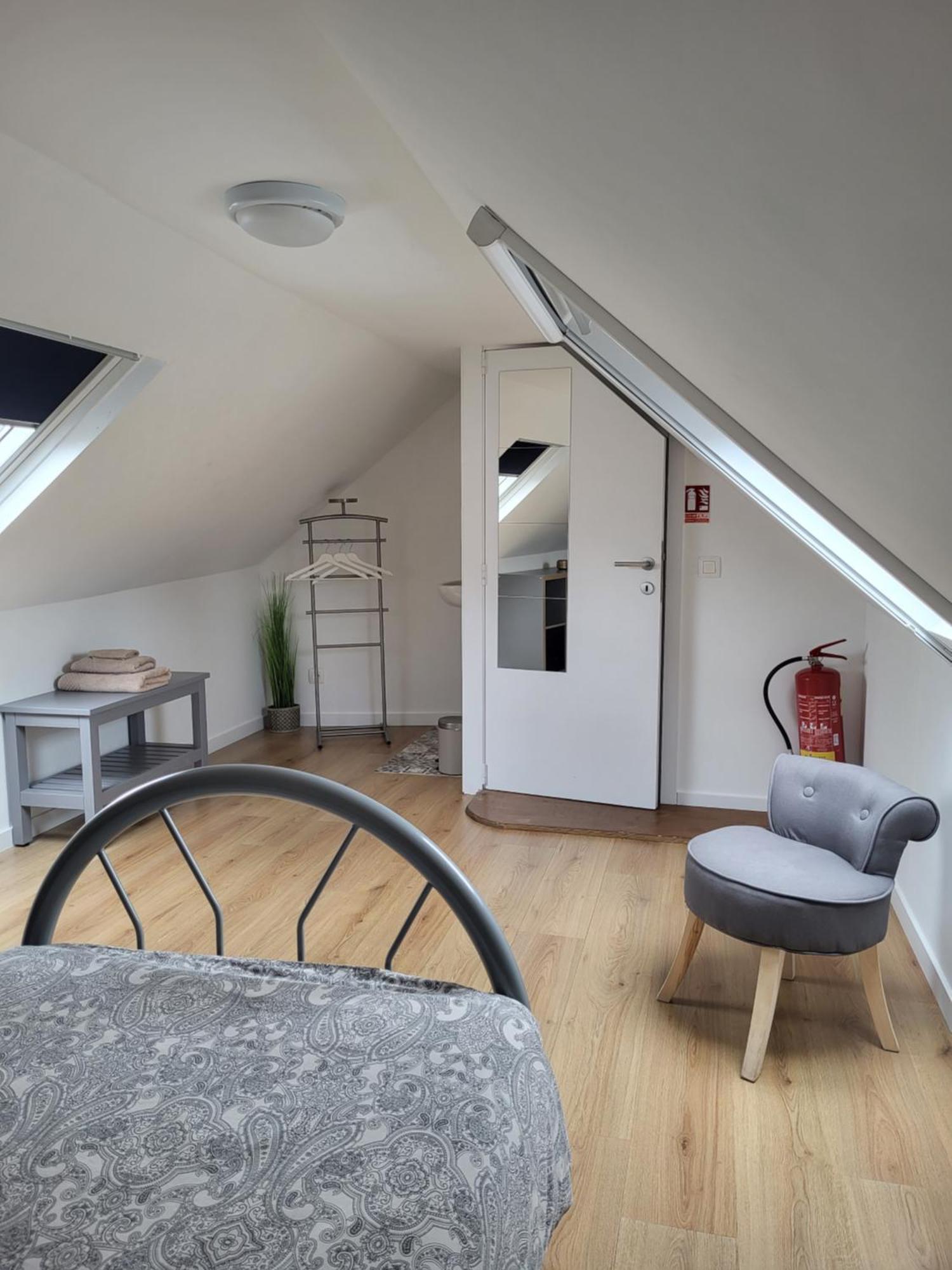 Brussels Bed & Blockchain Private Rooms With Shared Bathroom Etterbeek Extérieur photo